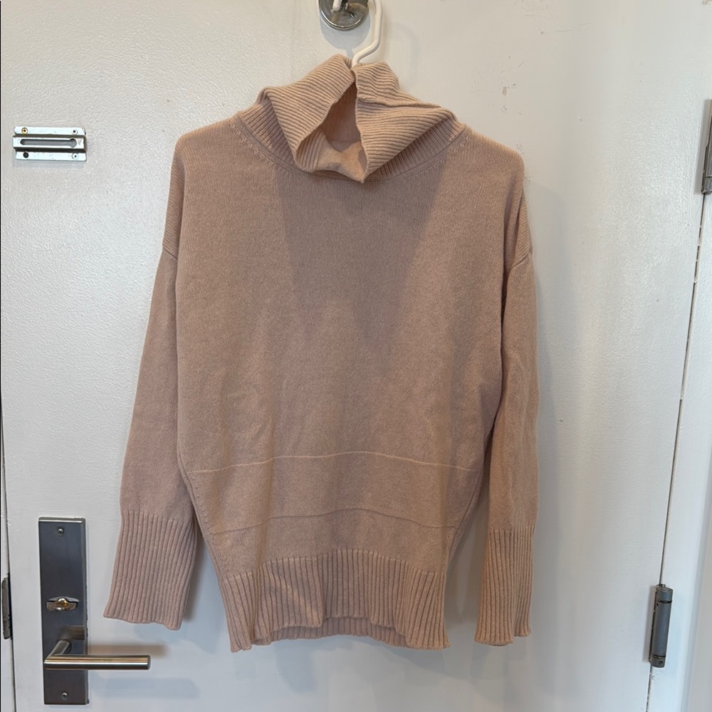 Cozy Pink Cotélac Turtleneck Sweater